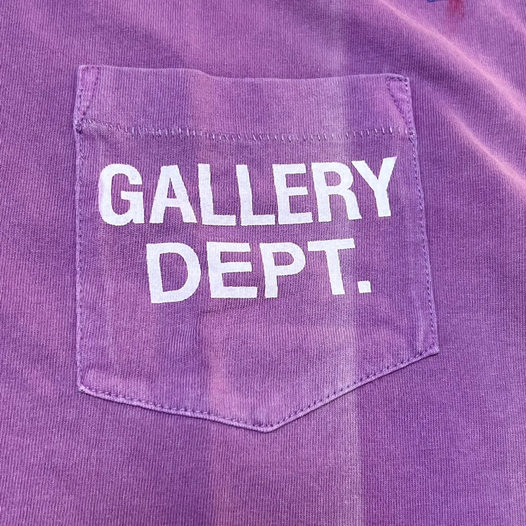 New models in stock! GALLERY DEPT VINTAGE LOGO PAINTED TEE PURPLE Purple ink splashed distressed short sleeves Retro English pocket TEE Purple S-XL Ready-to-wear dyeing Fried salt distressing Hand-sewn plaster bone Very heavy industry Manufacturing dark and light fading technology Hand-splashed ink graffiti Genuine acrylic material